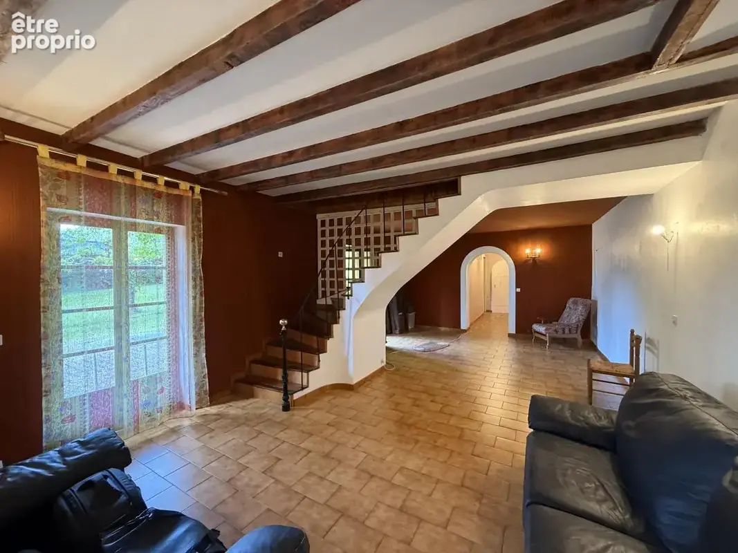 Maison 170 m² à Saint-Laurent-Du-Pape  - photo 5