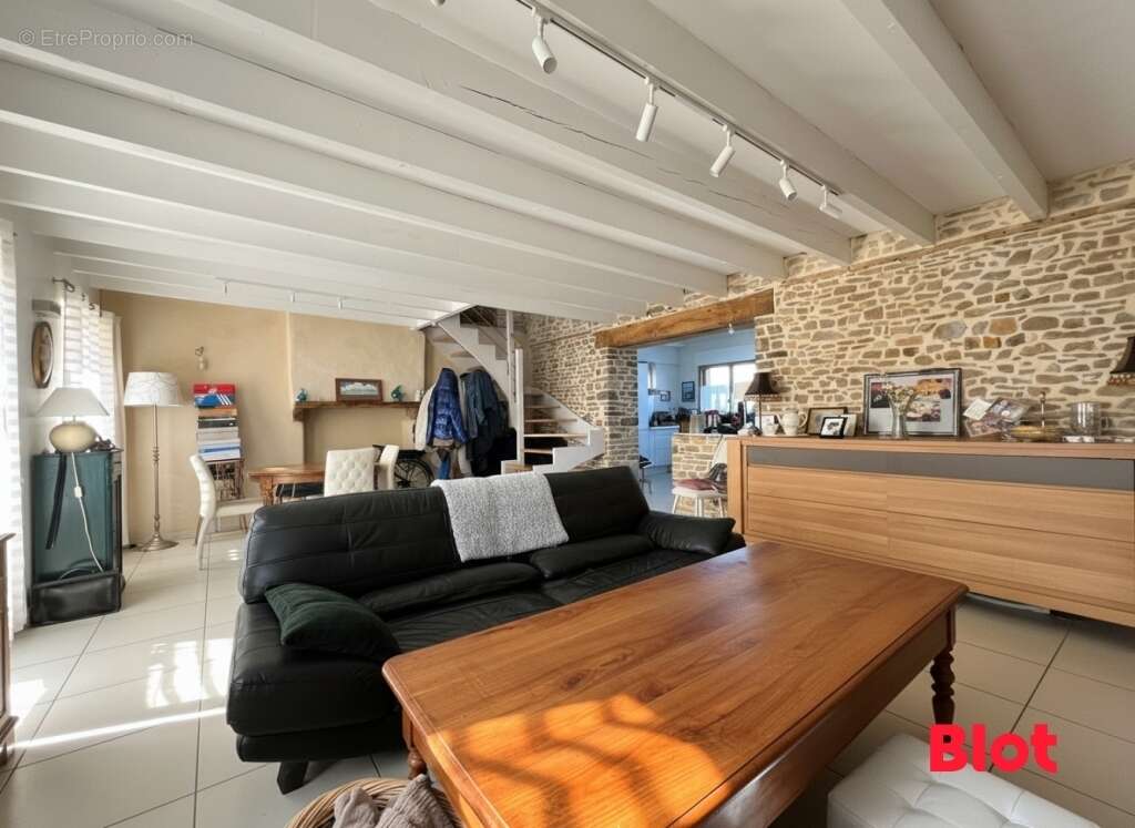 Maison à ERCE-EN-LAMEE