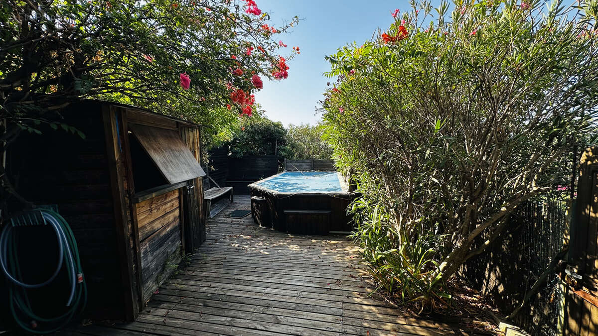 Maison T4 avec mini-piscine et deux parkings - photo 3