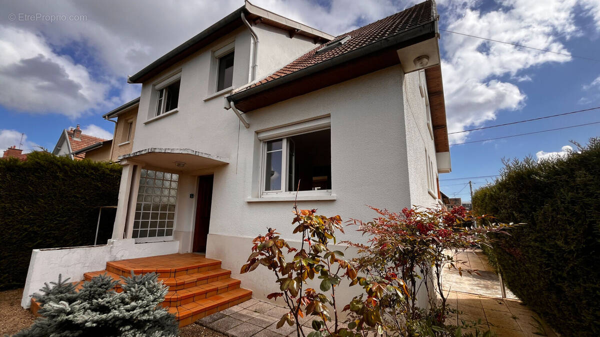Maison 6 pièces 139 m² · à Dijon · 139 m² · 395 000 €