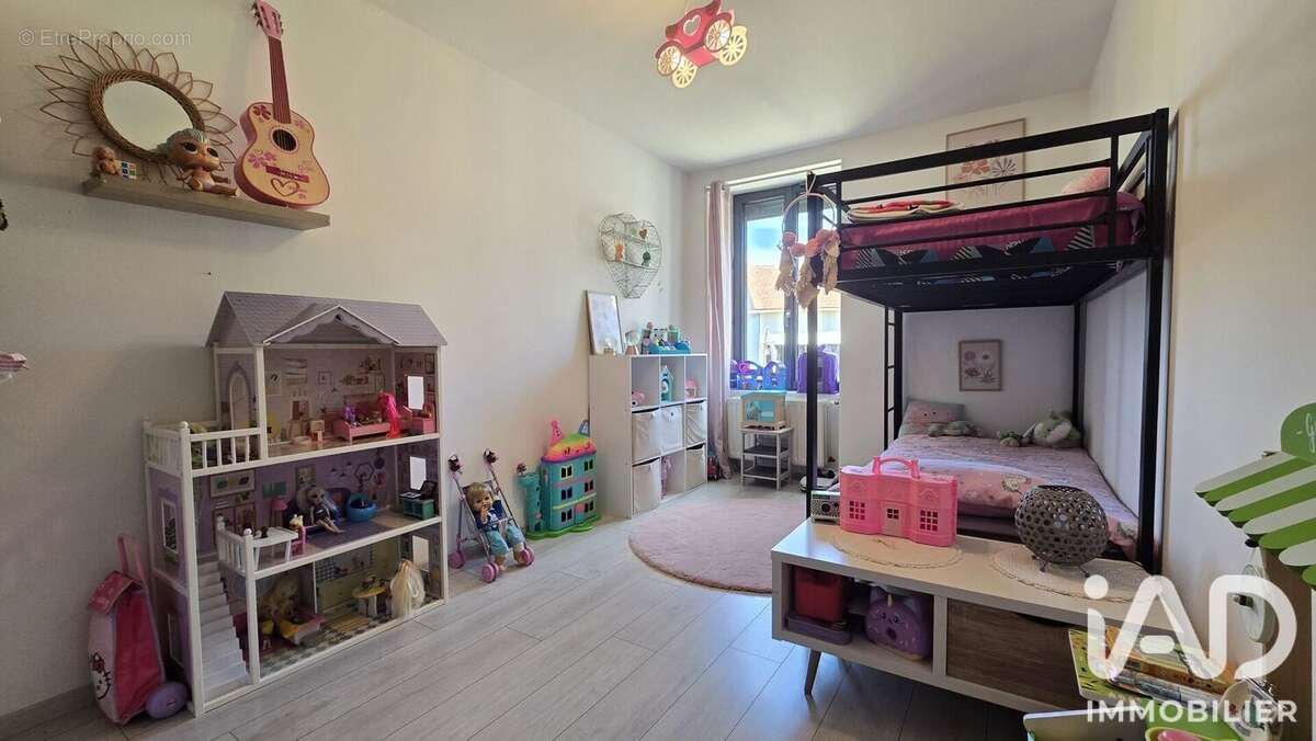 Maison 142 m² à Saint-Aubin-Des-Coudrais  - photo 8
