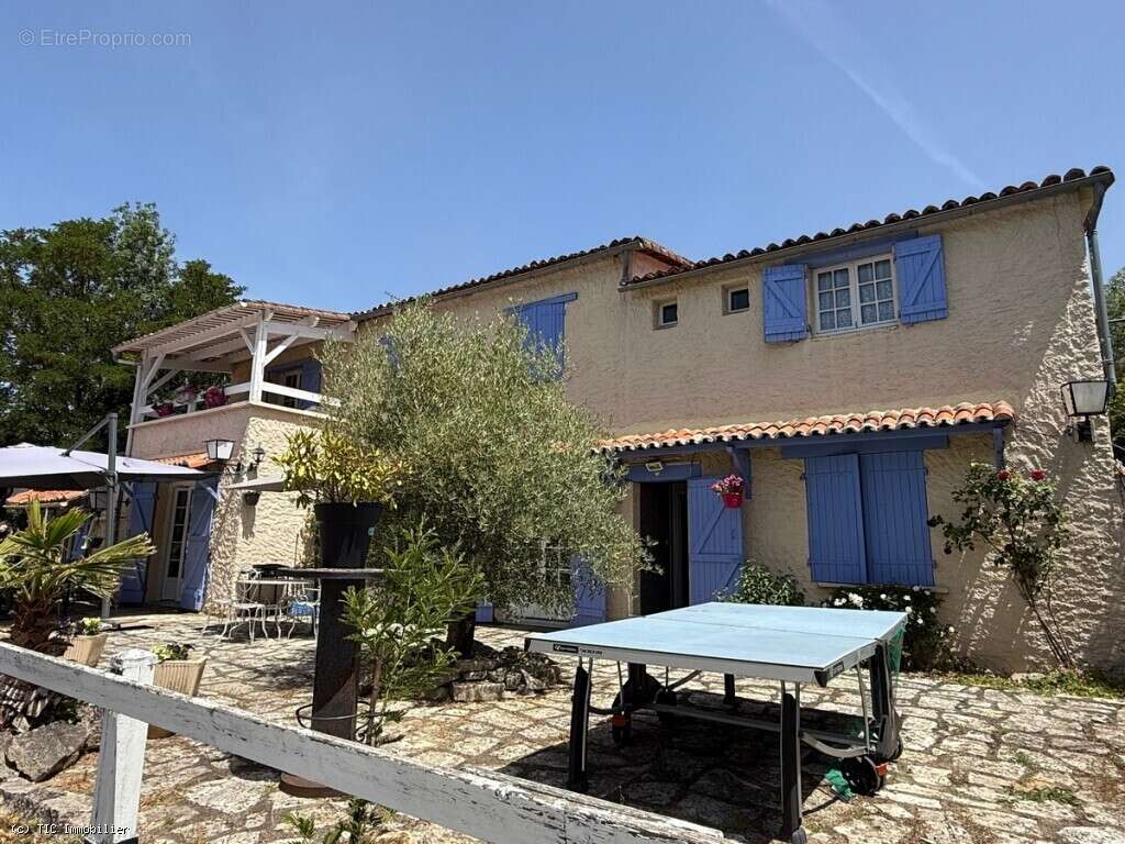 Maison à VERTEUIL-SUR-CHARENTE