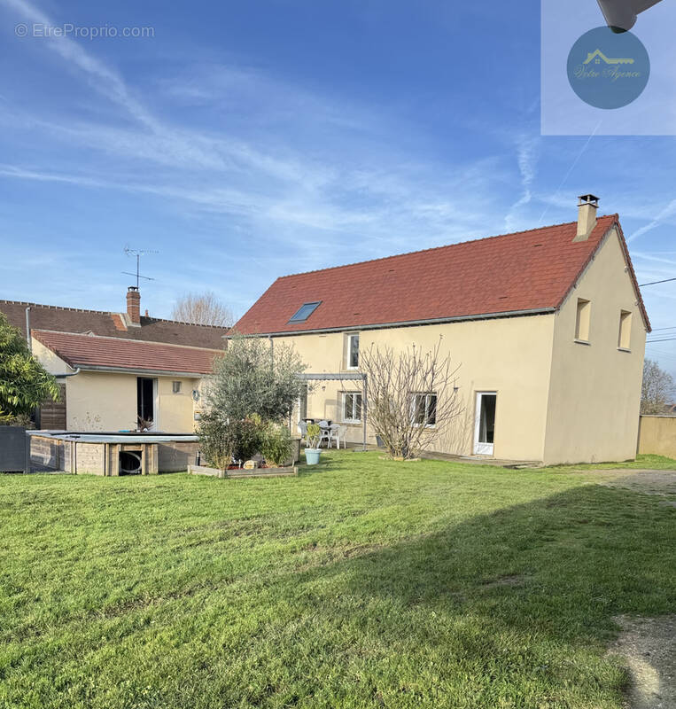 Maison à PERS-EN-GATINAIS