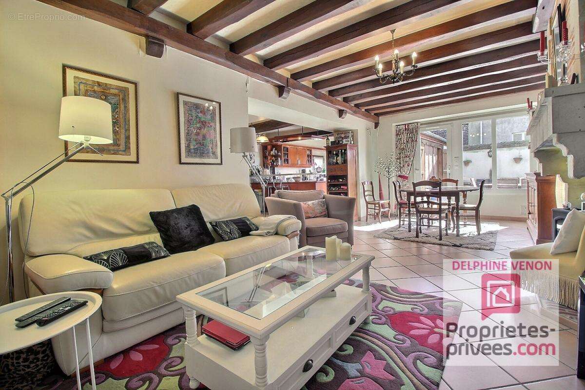 Maison à SAINT-DENIS-DE-L'HOTEL