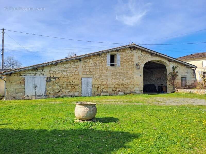 Maison à AUBIE-ET-ESPESSAS