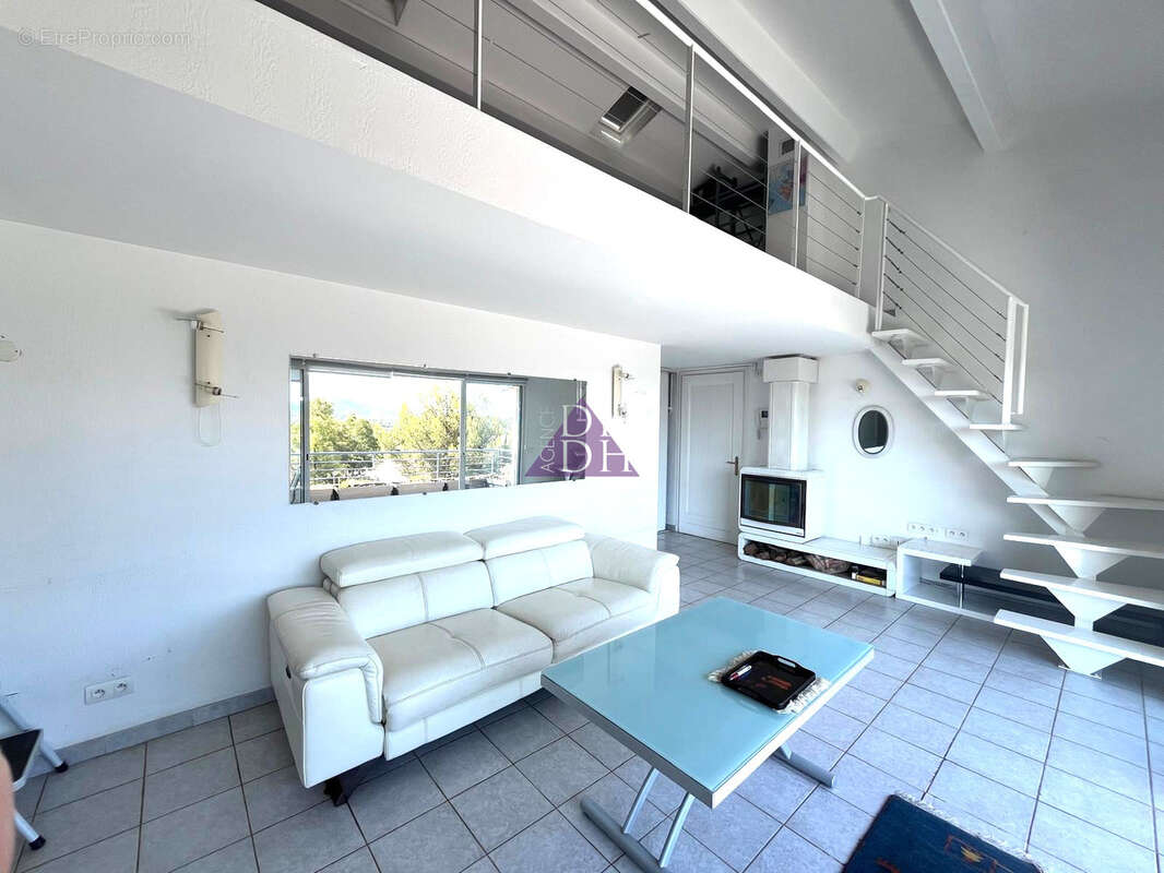 Appartement à BORMES-LES-MIMOSAS