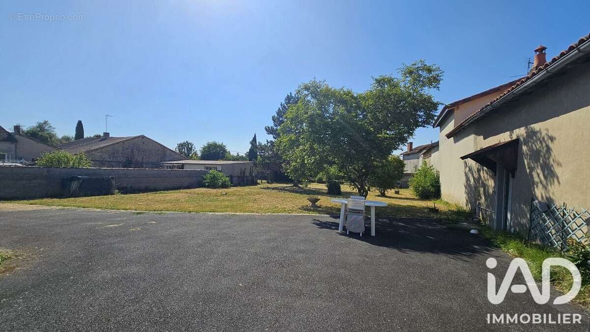 Photo 3 - Maison à RUFFEC