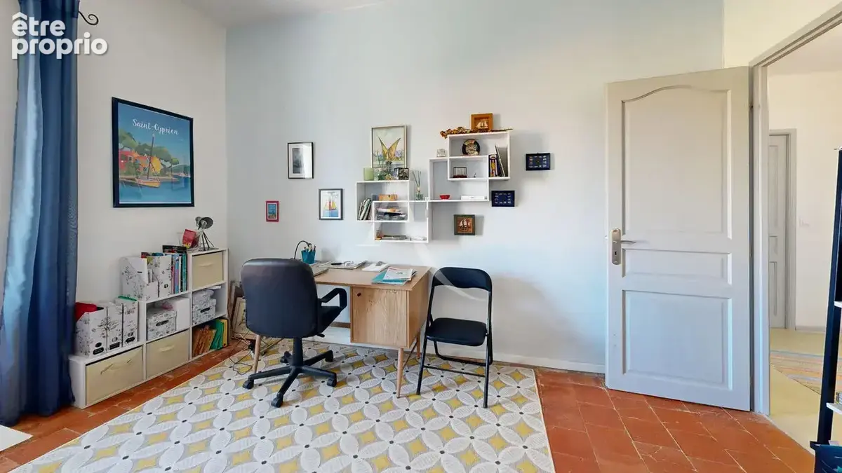 Une maison authentique au coeur du village, rénovée avec jardin, 4 chambres, garage - photo 9