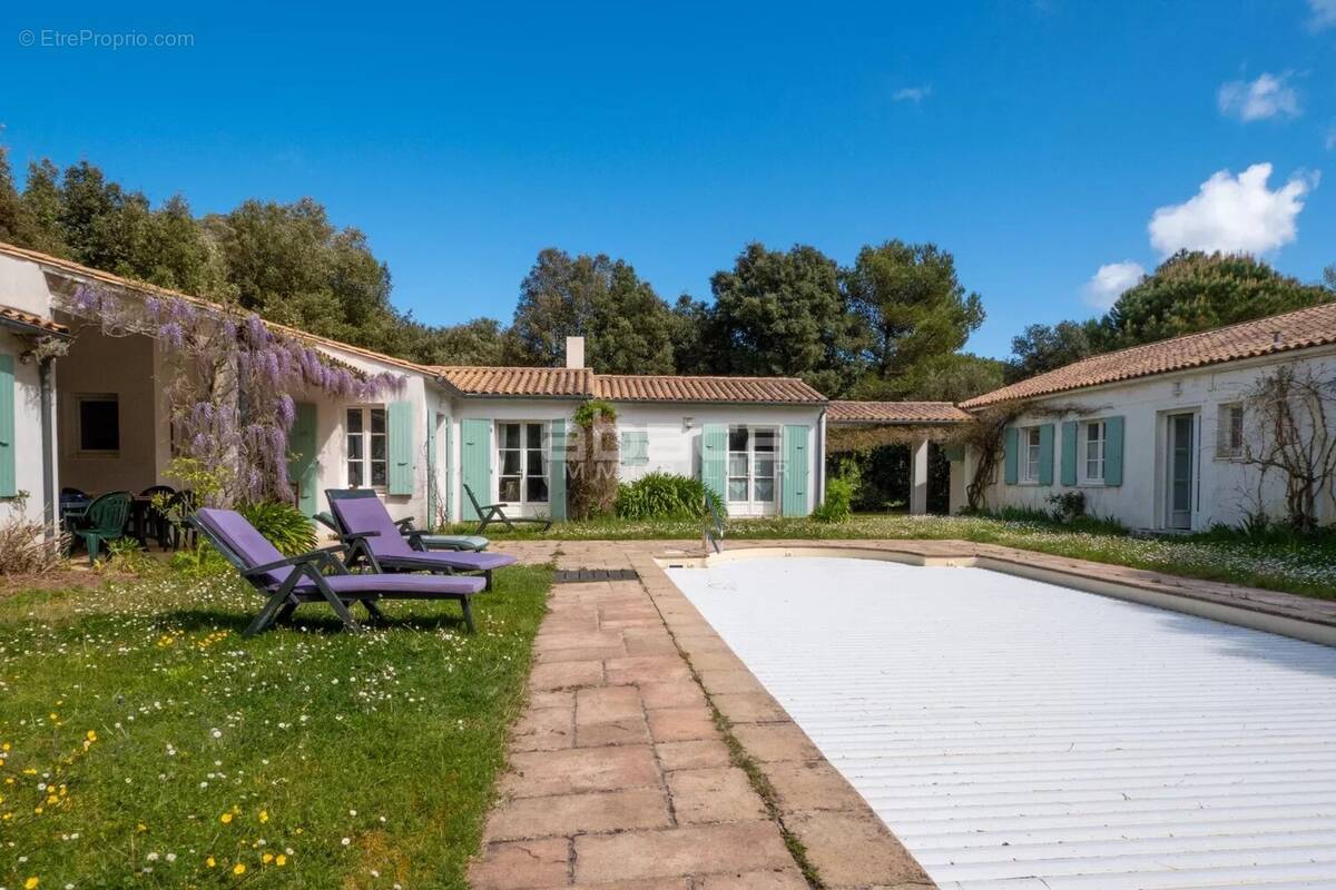 Maison à LES PORTES-EN-RE