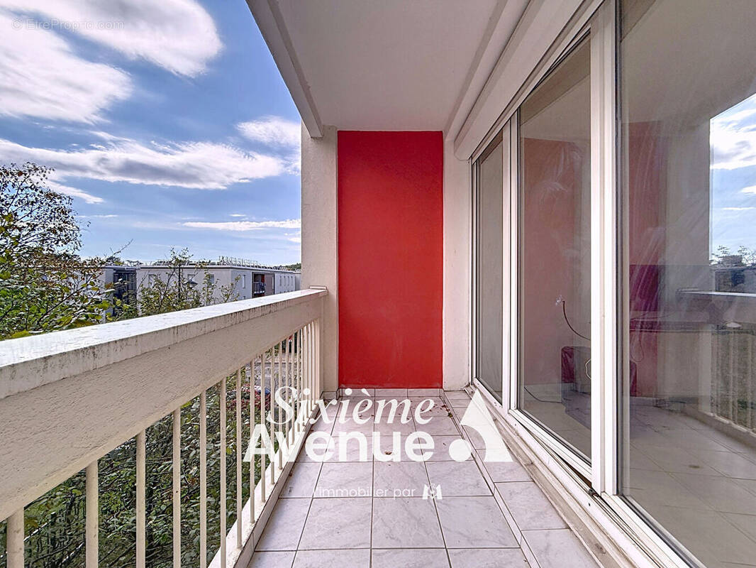 Appartement à MEYZIEU