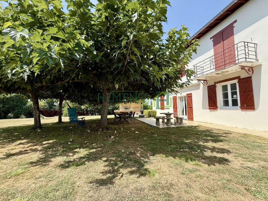 Maison à SAINT-PALAIS