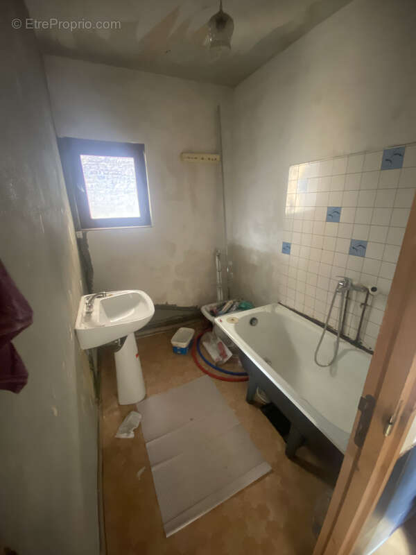 Maison à MONTAIGUET-EN-FOREZ