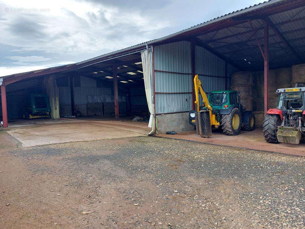 Maison à SAINT-MARTIN-DE-SALENCEY