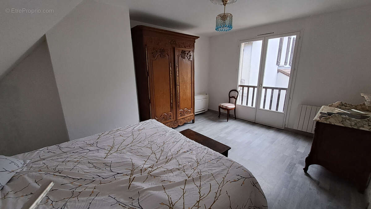 Maison à AILLANT-SUR-THOLON