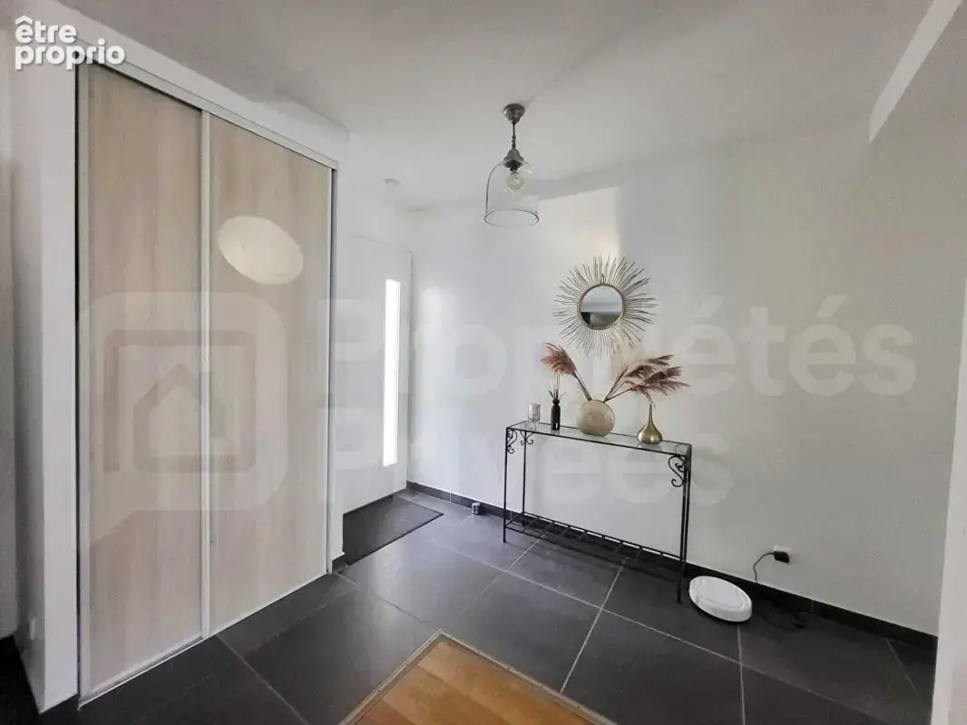 Coup de coeur pour cette maison rénovée, 3 chambres, jardin et stationnement - photo 2