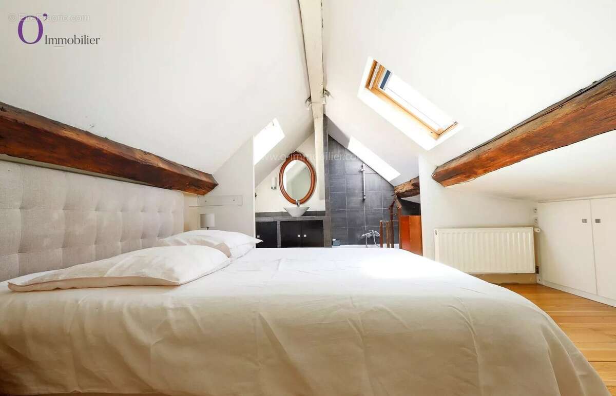 Appartement à PARIS-1E