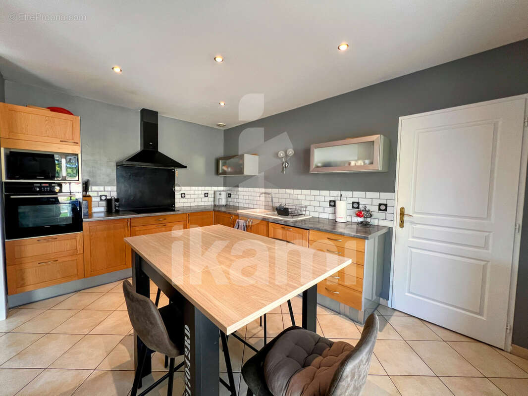 Maison à ROMANS-SUR-ISERE