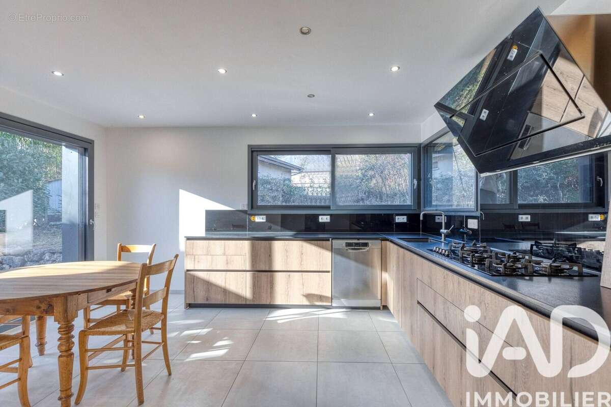 Photo 3 - Maison à SAINT-NAZAIRE-LES-EYMES