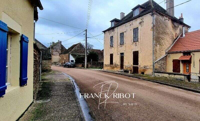 Photo 3 - Maison à SAVIGNY-EN-TERRE-PLAINE