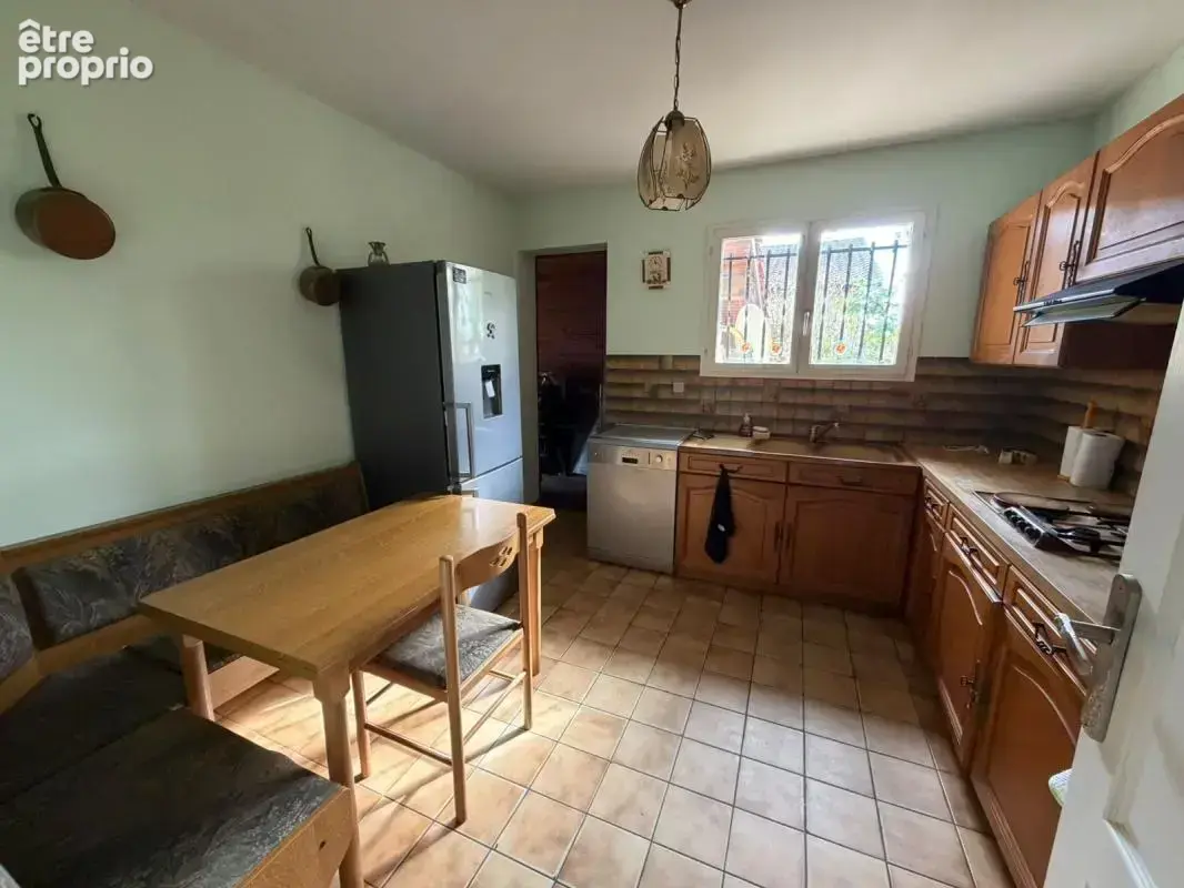 Cubzac-les-Ponts (33240) - Maison 3 chambres avec garage  sur terrain 1500 m² - photo 5