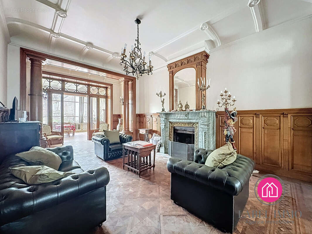 Autre à CONDE-SUR-L'ESCAUT