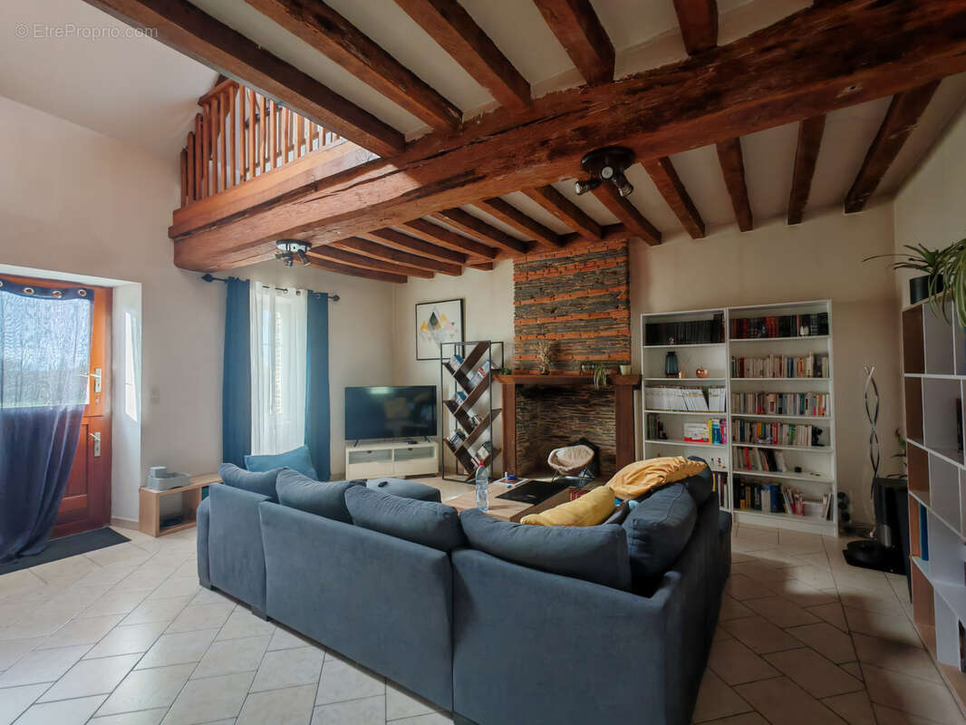 Maison à LE LOUROUX-BECONNAIS