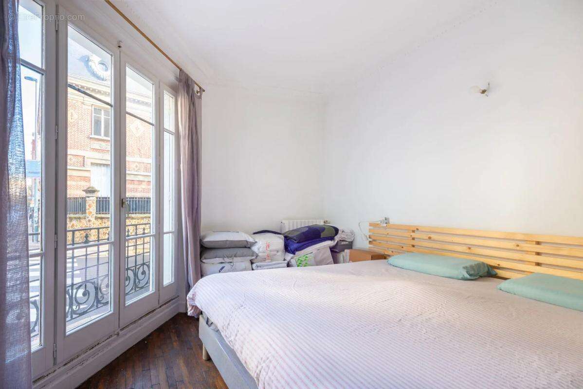 Appartement à COURBEVOIE