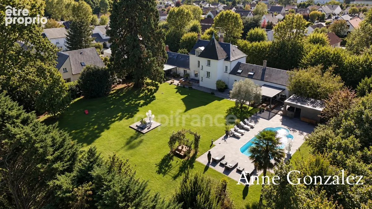 ORLEANS-SAINT JEAN LE BLANC, Rare propriété du XVIIIème revisitée par un architecte, parc paysager, piscine , élégance et presta - photo 25