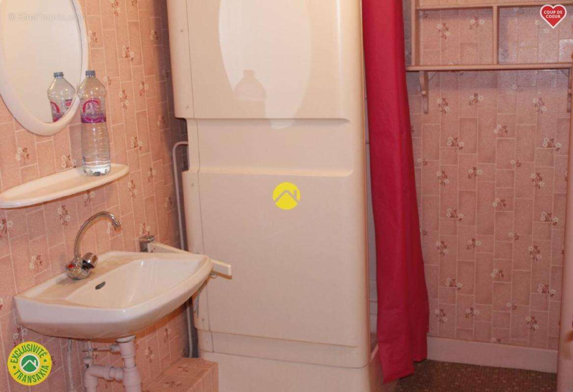 Appartement à VIC-SUR-CERE