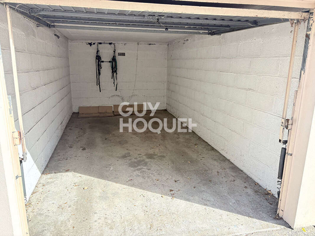 Parking à SAINT-AUBIN-LES-ELBEUF