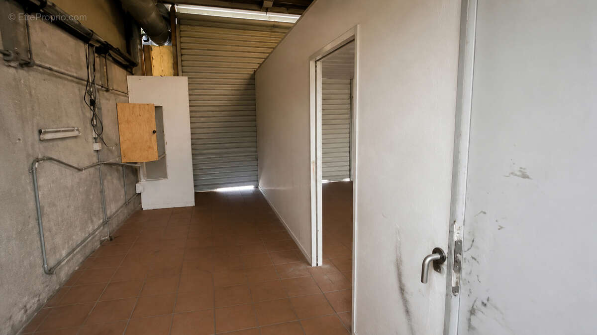 Entrepôt / local industriel Publier 370 m2 avec stationnement - photo 9