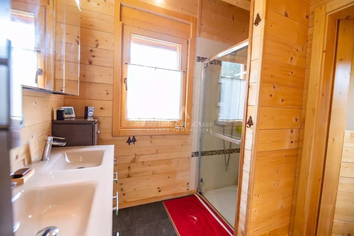 Maison à SAINT-ETIENNE-DE-TINEE