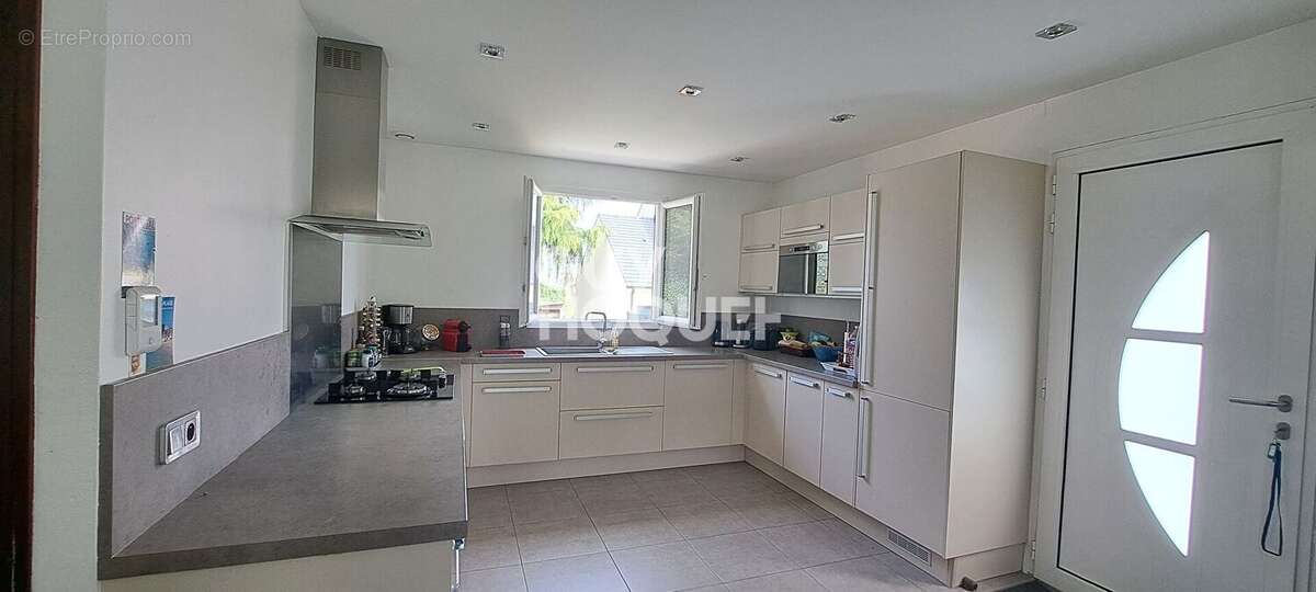 Maison à MEZIERES-SUR-SEINE