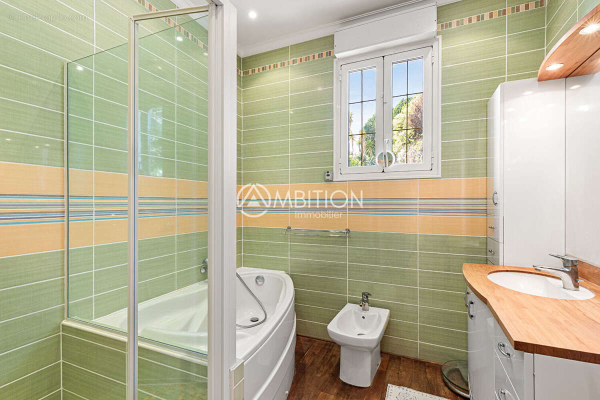 Maison à MANDELIEU-LA-NAPOULE