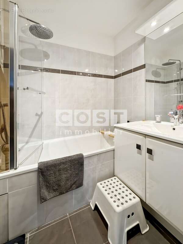 Appartement à GENNEVILLIERS