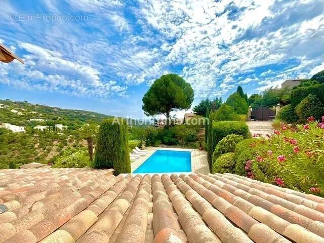 Maison à LES ISSAMBRES