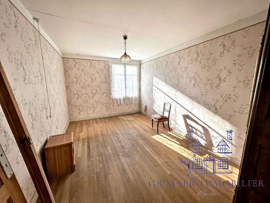 Maison à SAINT-GERMAIN-SUR-AY