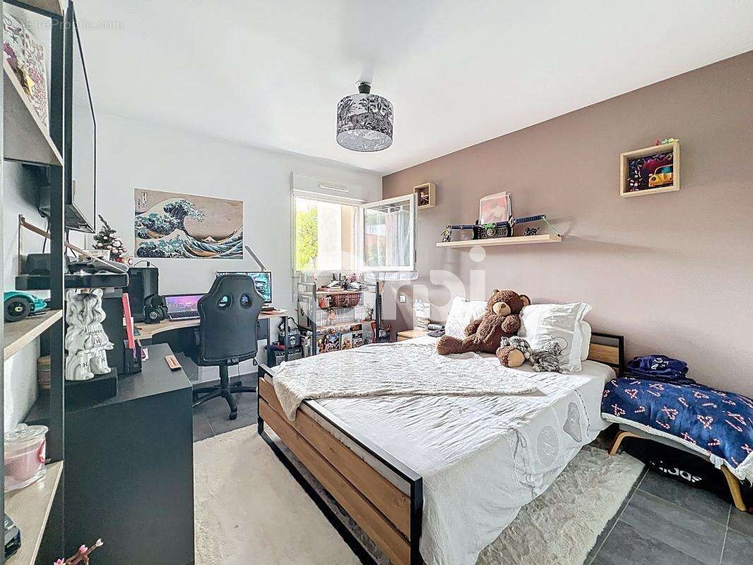 Appartement à ROQUEBRUNE-SUR-ARGENS