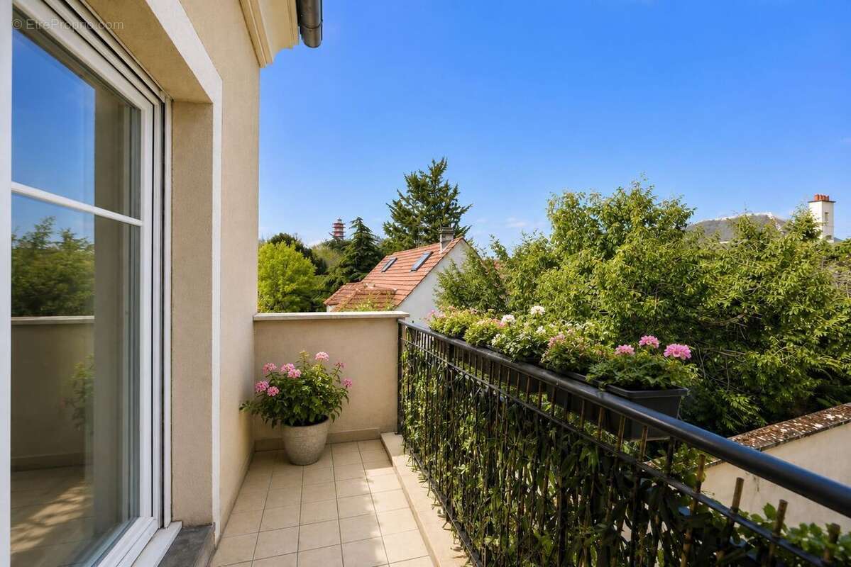 Appartement à SAINT-MAUR-DES-FOSSES