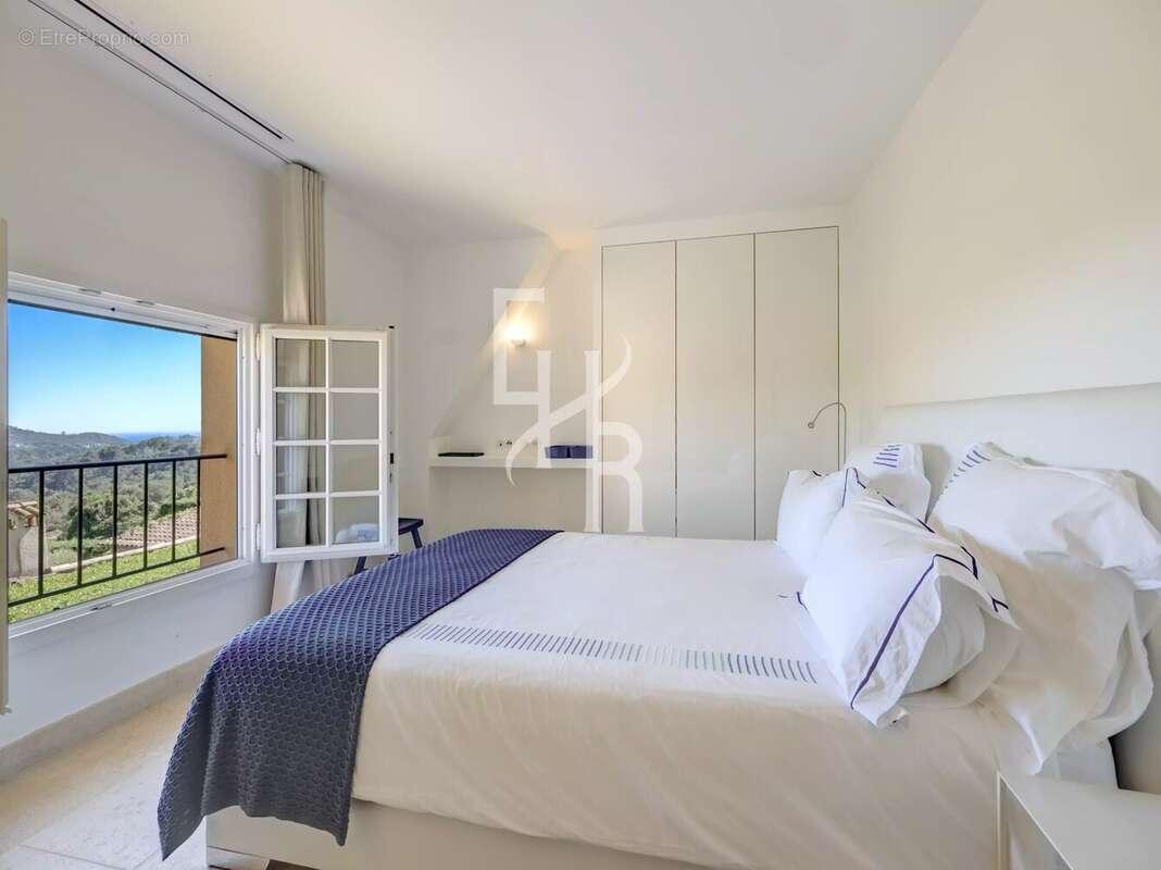 Maison à MOUGINS