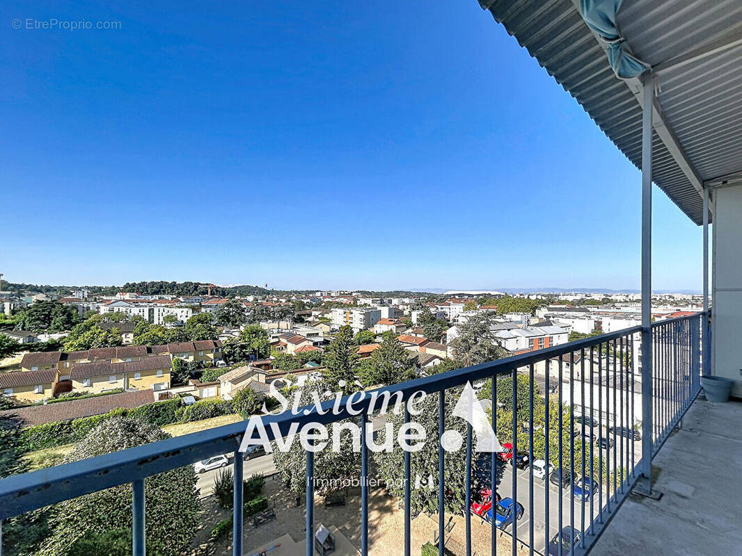 Appartement à MEYZIEU