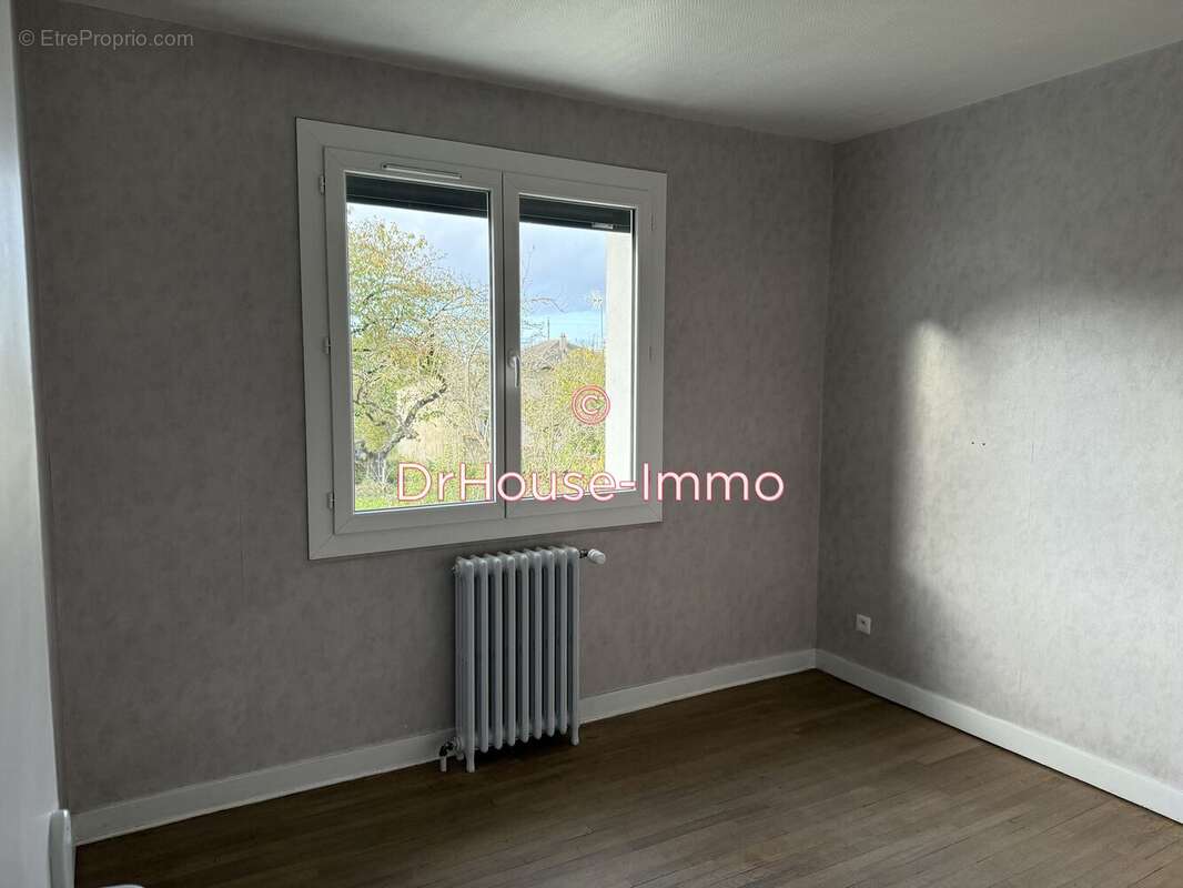 Maison à JAUNAY-CLAN