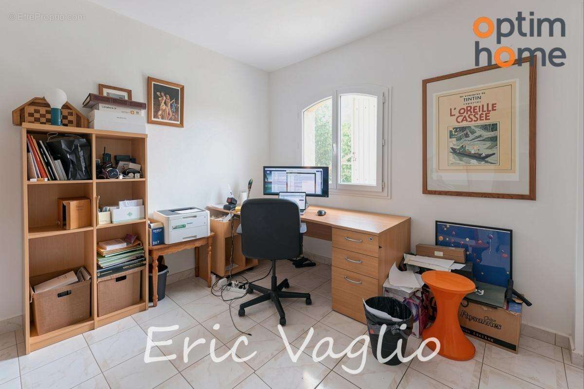 Bouc Bel Air (Aix à 10 mn) - Vente Belle Villa T5 de 269 M2, sur un terrain clos et arboré de 1257 M2 avec piscine, proche IBS,  - photo 19