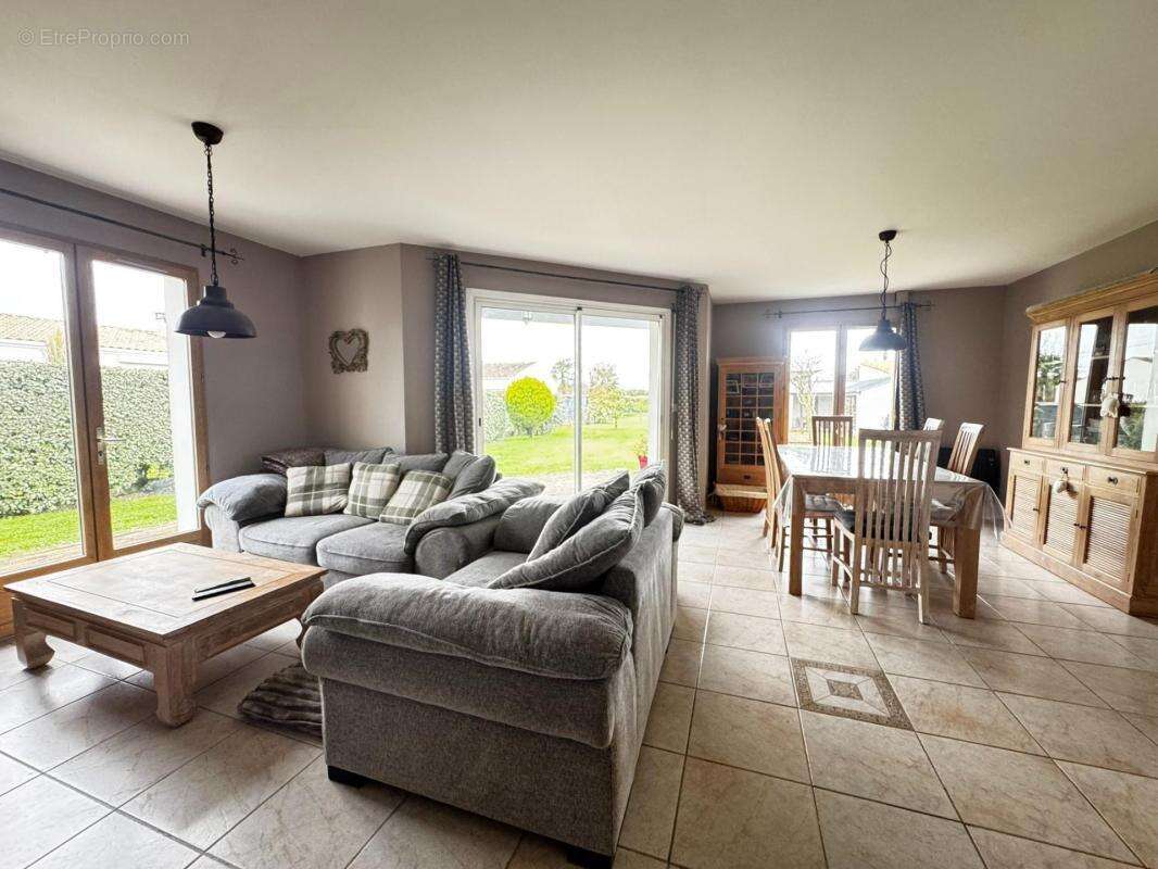 Maison à NIEULLE-SUR-SEUDRE