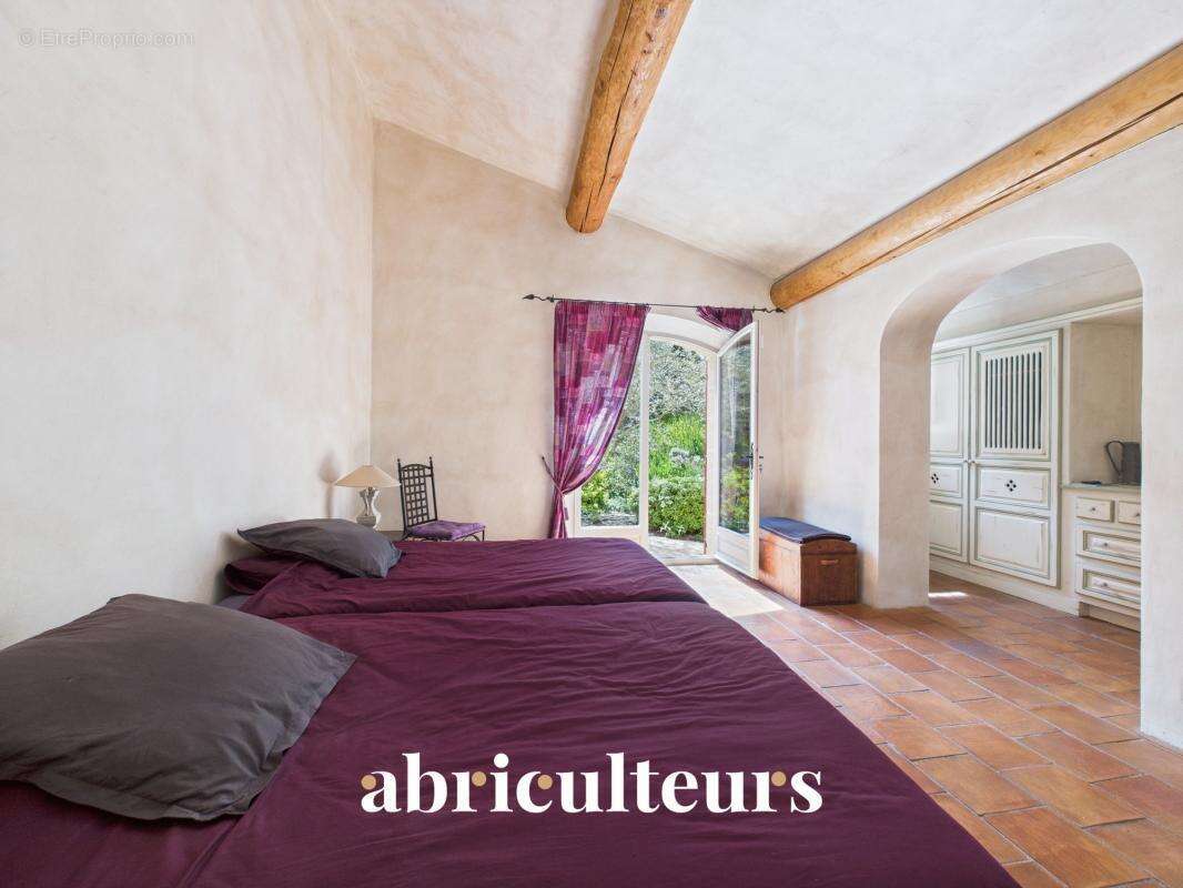 Maison à ROGNES