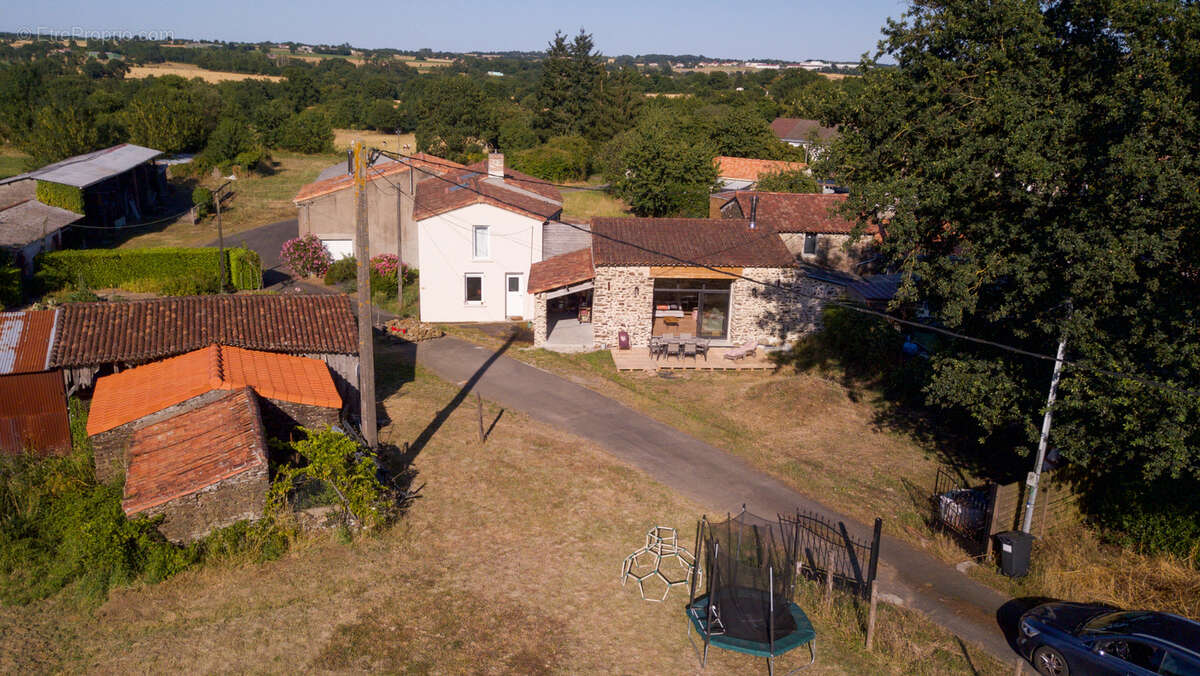 Maison à LA REMAUDIERE