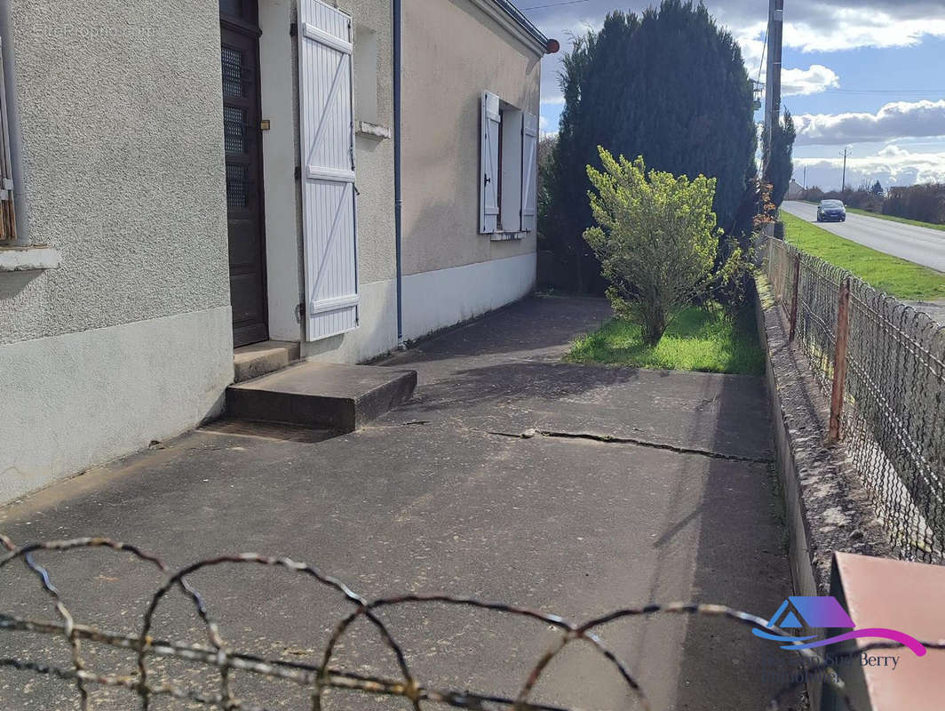 Maison à POULIGNY-NOTRE-DAME