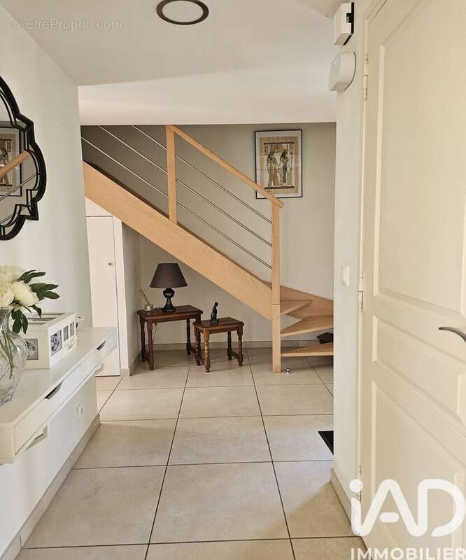 Maison 112 m² à Sainte-Maxime  - photo 2