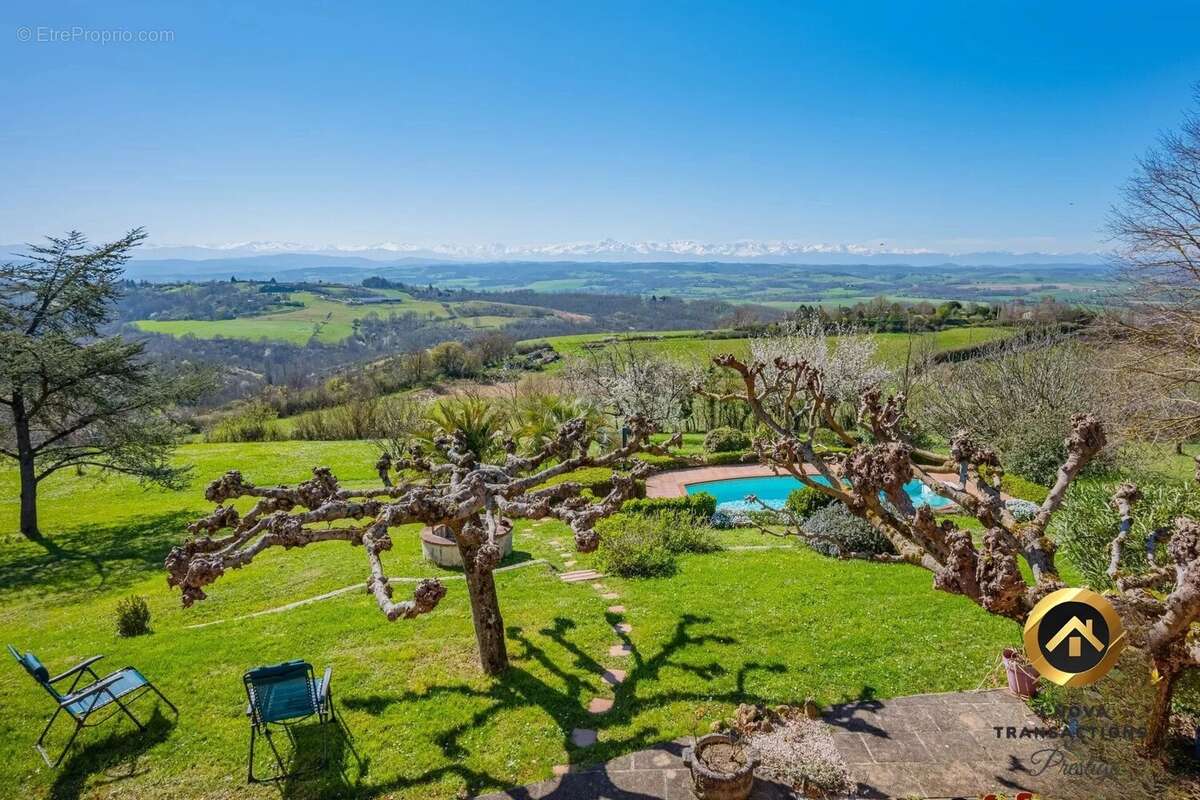 Propriété d’exception avec vue panoramique à 360° sur les Pyrénées ! - photo 3