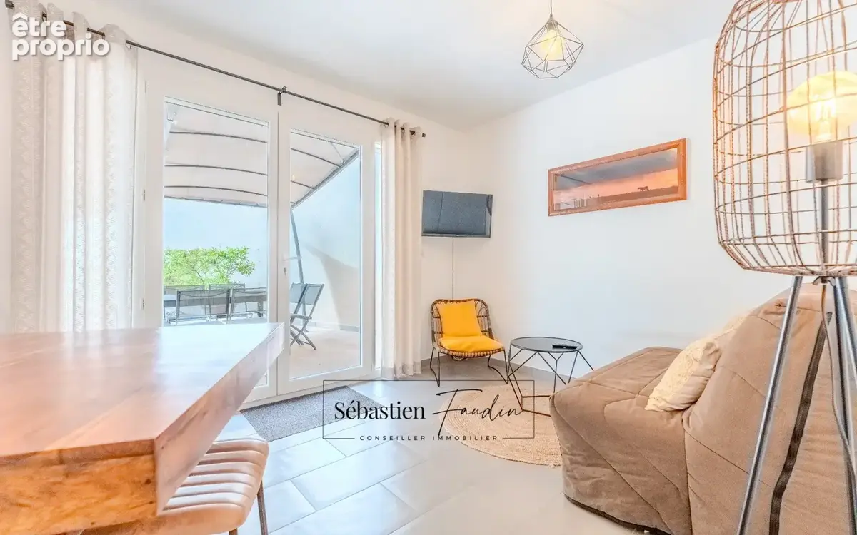 Domaine à vendre à Rousset à 15 minutes d'Aix-en-Provence - 8 000 m² - plusieurs logements - 262 m² habitables - calme absolu -  - photo 24